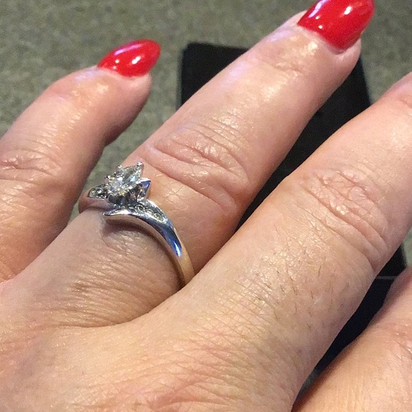 Marquee Diamond Engagement Ring - Picture 4 of 8